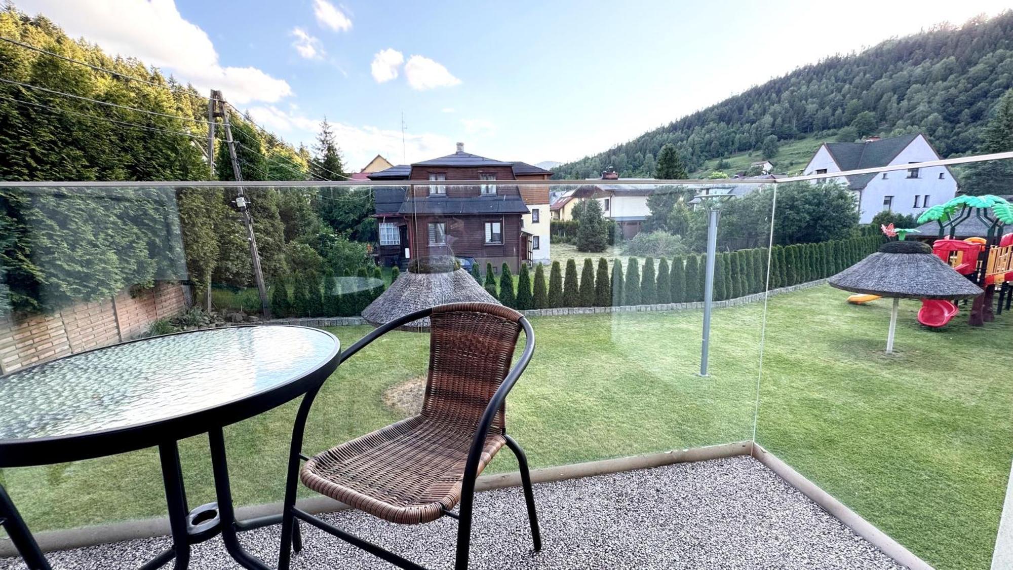 Villa Monica Apartamenty Szczyrk Exteriör bild